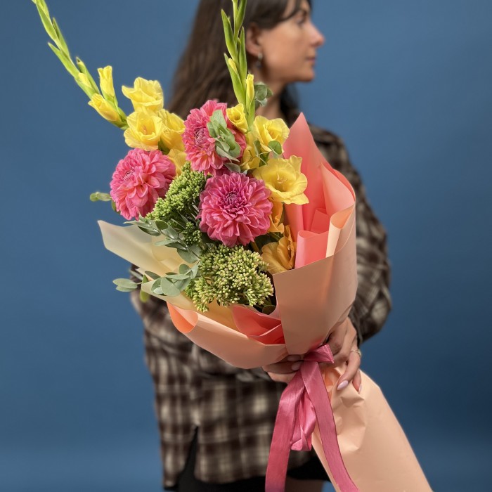 Букет в школу яркие краски