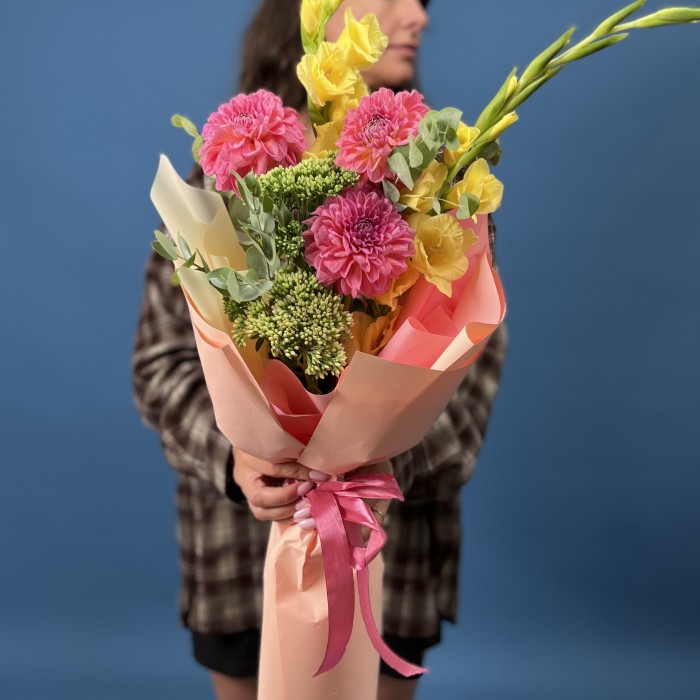 Букет в школу яркие краски