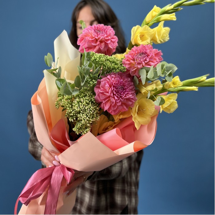 Букет в школу яркие краски