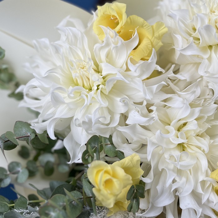 Сборный букет осенние облака