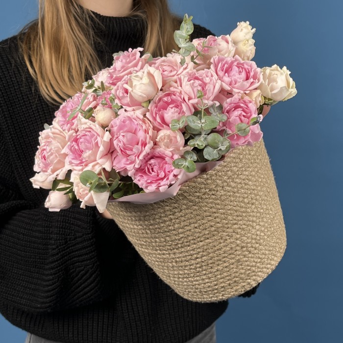 15 кустовых пионовидных роз Кэнди Флоу в кашпо