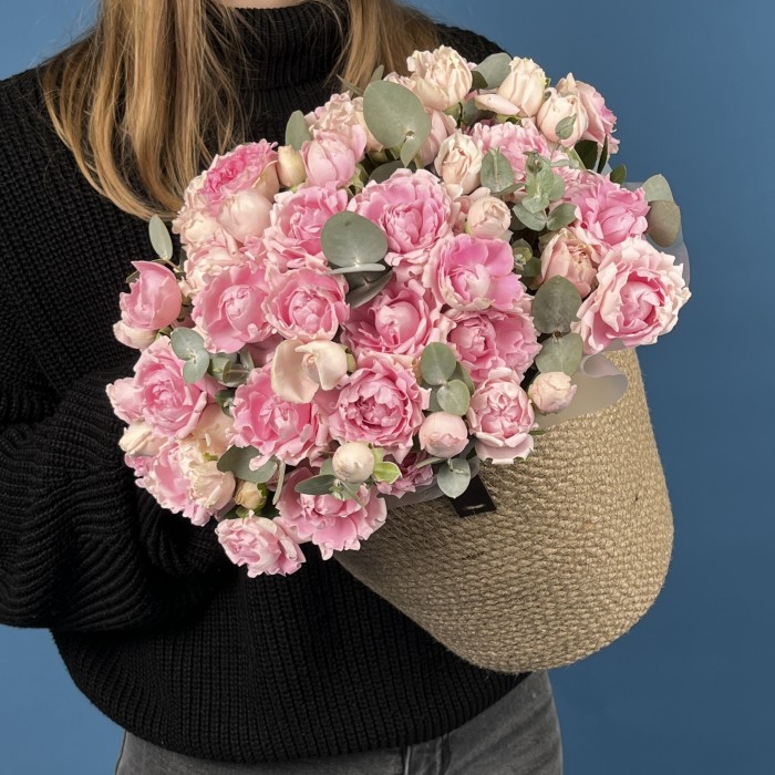 25 кустовых пионовидных роз Кэнди Флоу в кашпо