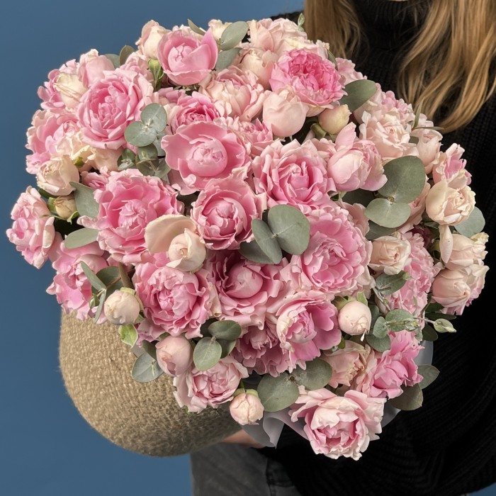 25 кустовых пионовидных роз Кэнди Флоу в кашпо