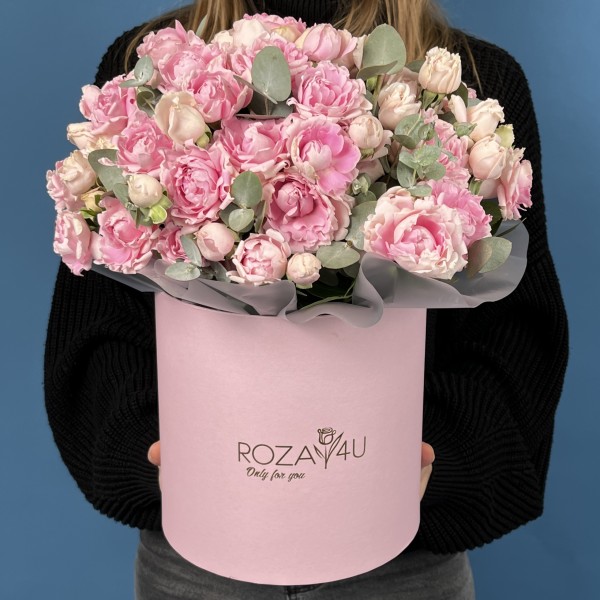 31 кустовая пионовидная роза Кэнди Флоу  в коробке