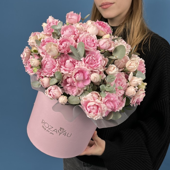 31 кустовая пионовидная роза Кэнди Флоу  в коробке