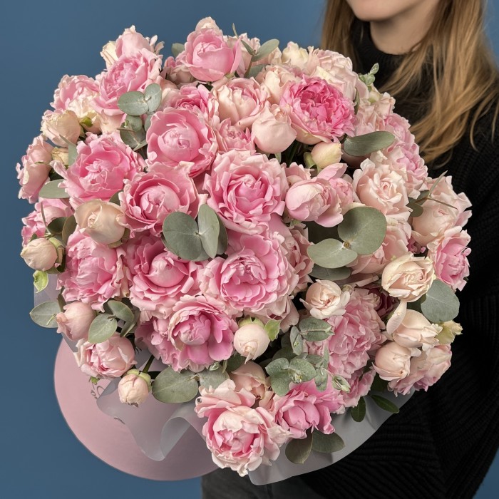 31 кустовая пионовидная роза Кэнди Флоу  в коробке