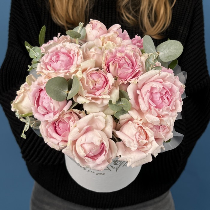 5 кустовых пионовидных роз Кэнди Флоу  в коробке