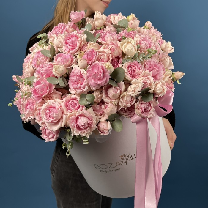 51 кустовая пионовидная роза Кэнди Флоу  в коробке