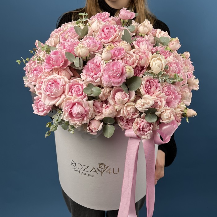 51 кустовая пионовидная роза Кэнди Флоу  в коробке