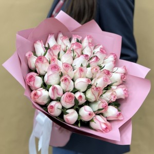 Букет дня из высоких роз