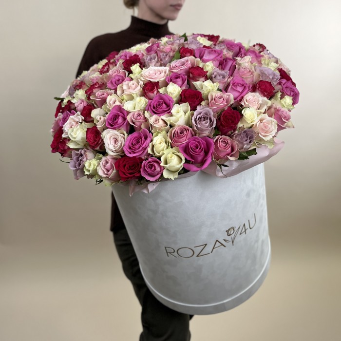 151 роза Нежный Микс в бархатной коробке