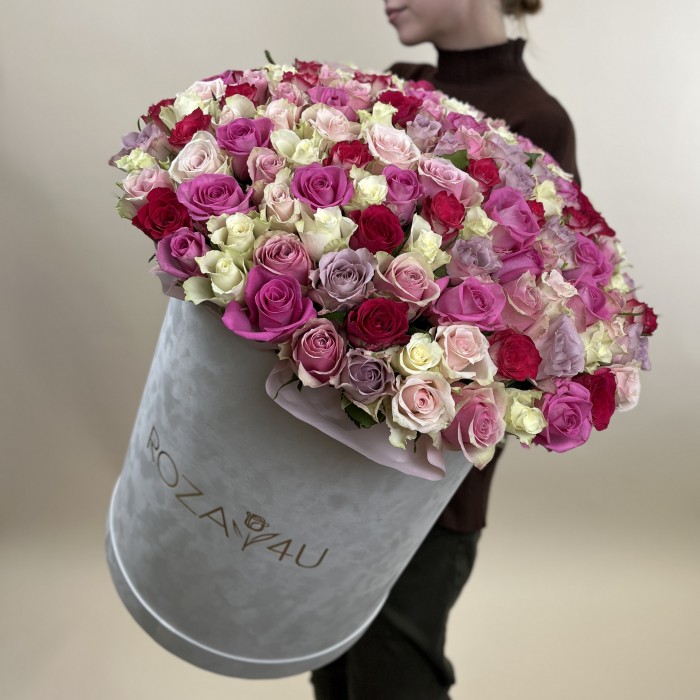 151 роза Нежный Микс в бархатной коробке