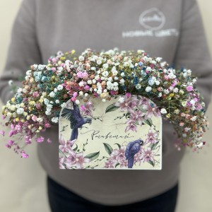 Букет дня в коробке весенний поцелуй