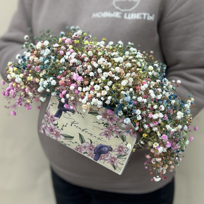 Букет дня в коробке весенний поцелуй
