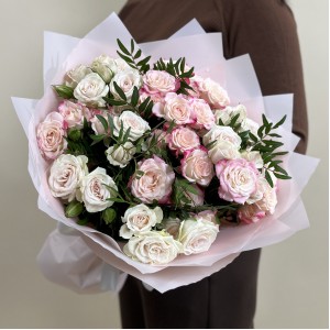 Букет из кустовых роз Светлая Нежность
