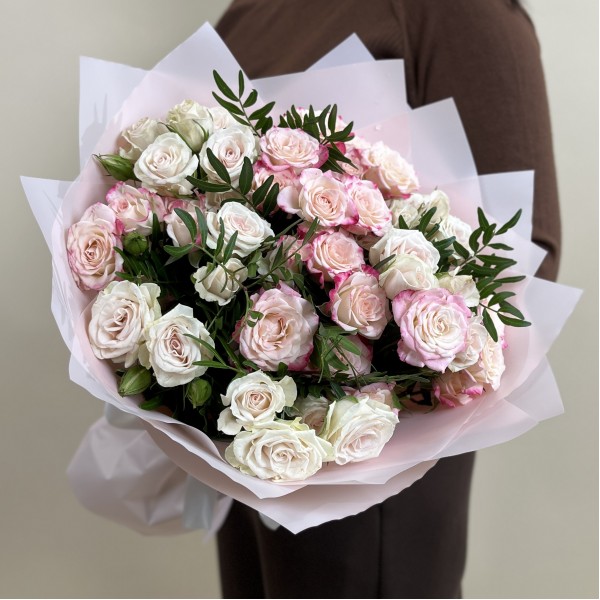 Букет из кустовых роз Светлая Нежность