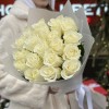 19 длинных белых роз 70 см