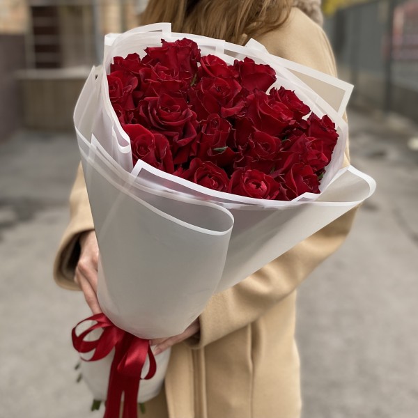 19 красных роз Эвер ред 60 см