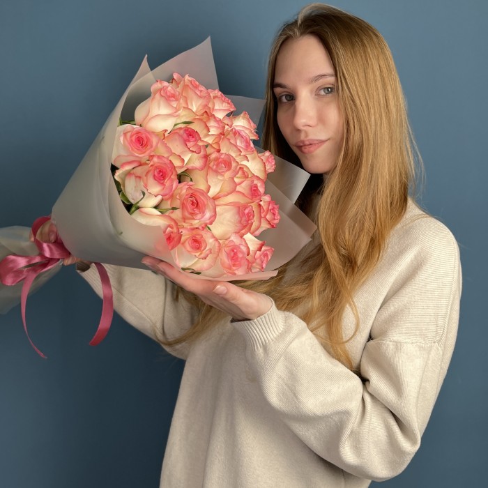 19 роз Джумилия 60 см