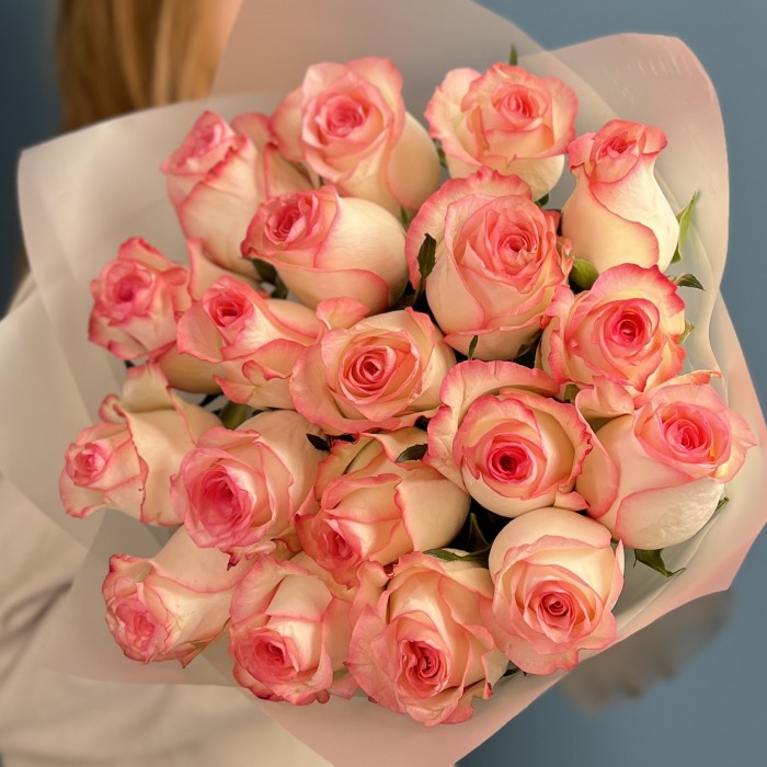 19 роз Джумилия 60 см