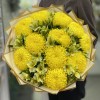 11 желтых хризантем с альстромерией