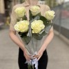 1 белая роза Мондиаль в упаковке