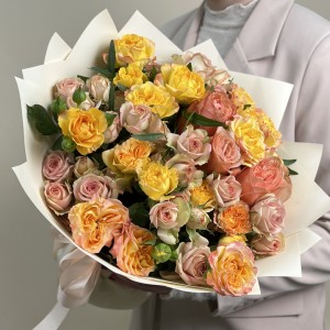 Букет дня с розами Сказка