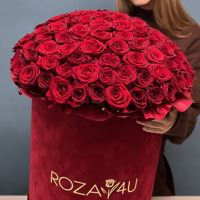 101 красная Роза Ред Наоми в большой бархатной коробке