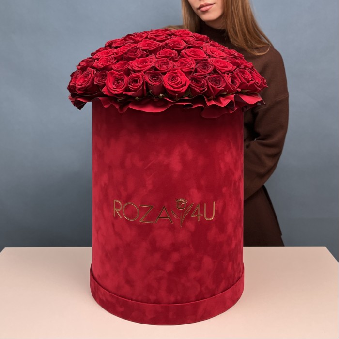 101 красная Роза Ред Наоми в большой бархатной коробке