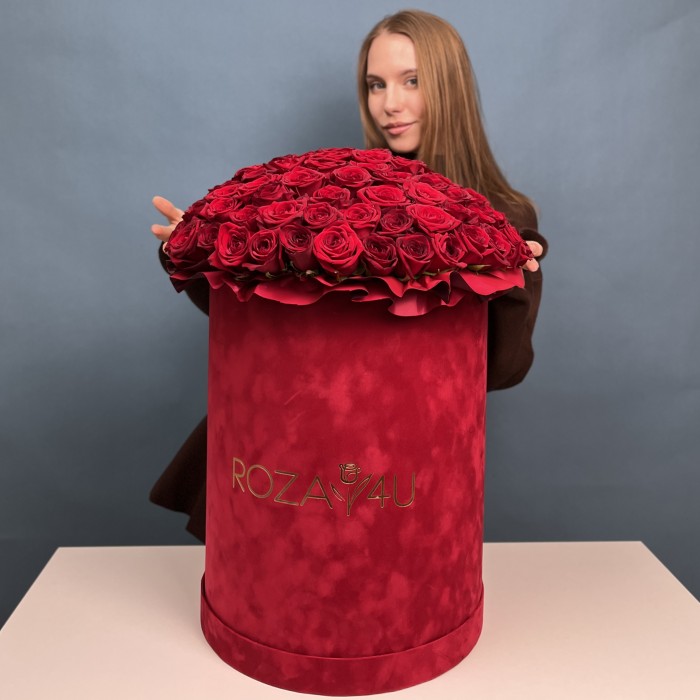 101 красная Роза Ред Наоми в большой бархатной коробке