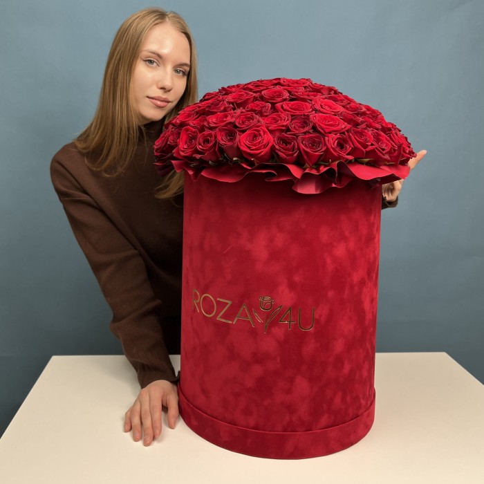 101 красная Роза Ред Наоми в большой бархатной коробке