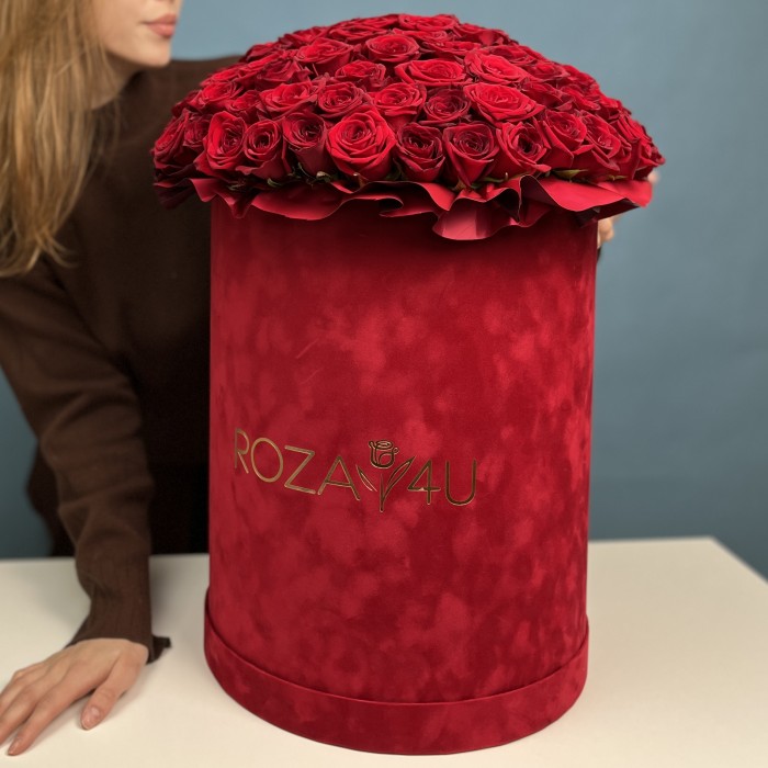 101 красная Роза Ред Наоми в большой бархатной коробке