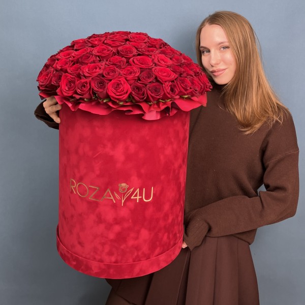 101 красная Роза Ред Наоми в большой бархатной коробке