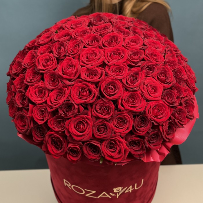 101 красная Роза Ред Наоми в большой бархатной коробке