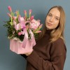 15 розовых тюльпанов в кашпо с 8 марта