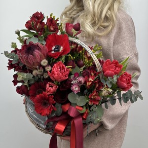 Букет дня в корзине Летний поцелуй