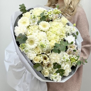 Букет дня с розами Нежный Микс