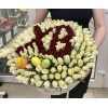 Пасхальная корзина с  белыми и красными розами