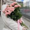 9 розовых пионовидных роз Мадам Бомбастик 60 см