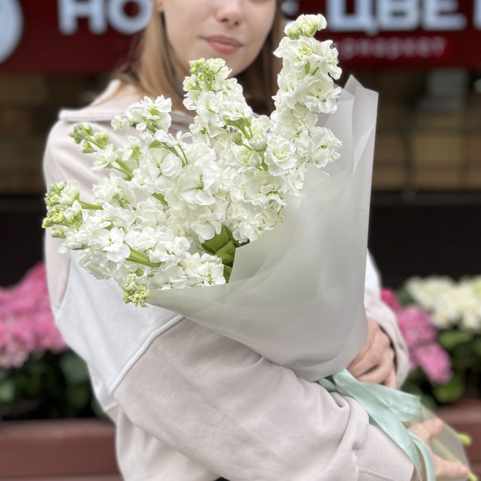 Букет из 7 белых Маттиол