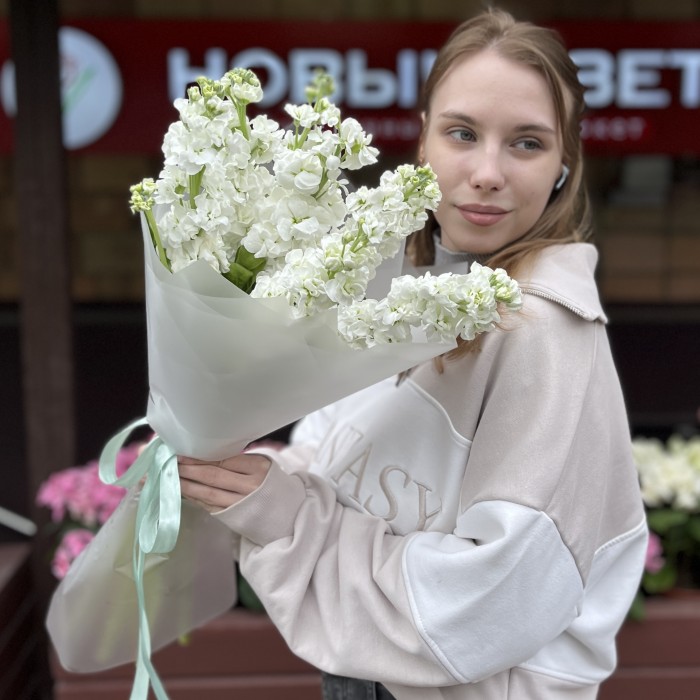 Букет из 7 белых Маттиол