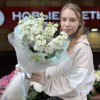9 белых маттиол с эвкалиптом