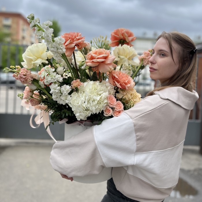 Нежная авторская коробка Персиковый сад