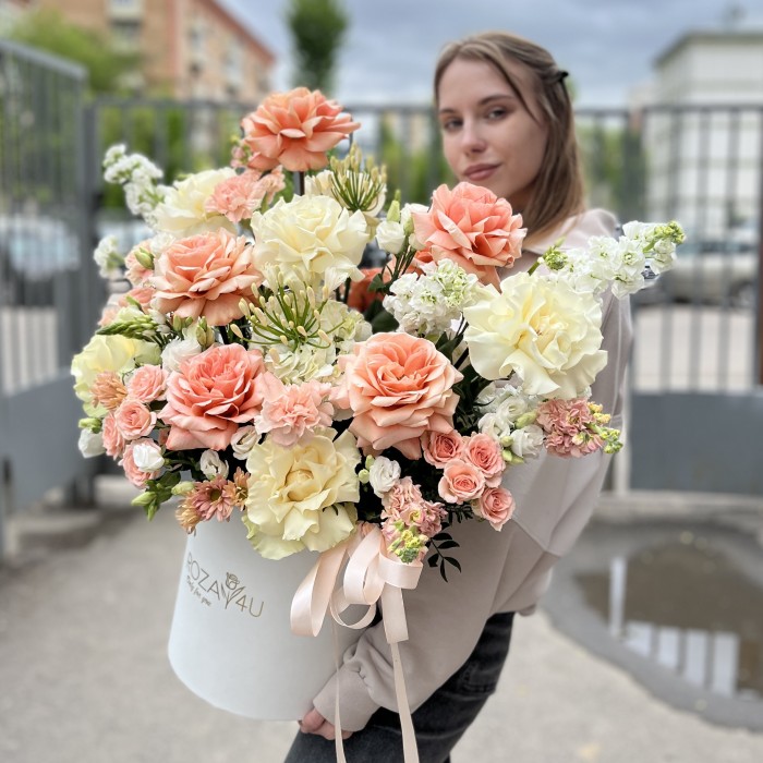 Нежная авторская коробка Персиковый сад