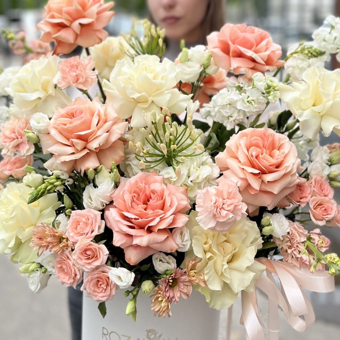 Нежная авторская коробка Персиковый сад