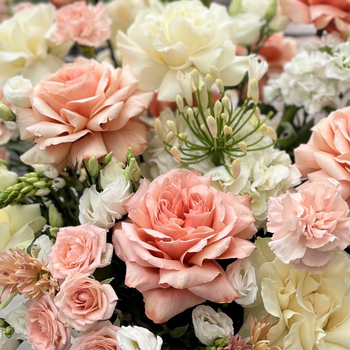 Нежная авторская коробка Персиковый сад