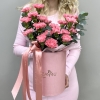 25 розовых гвоздик в коробке