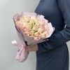 25 зелено-розовых роз Тривиа 40 см