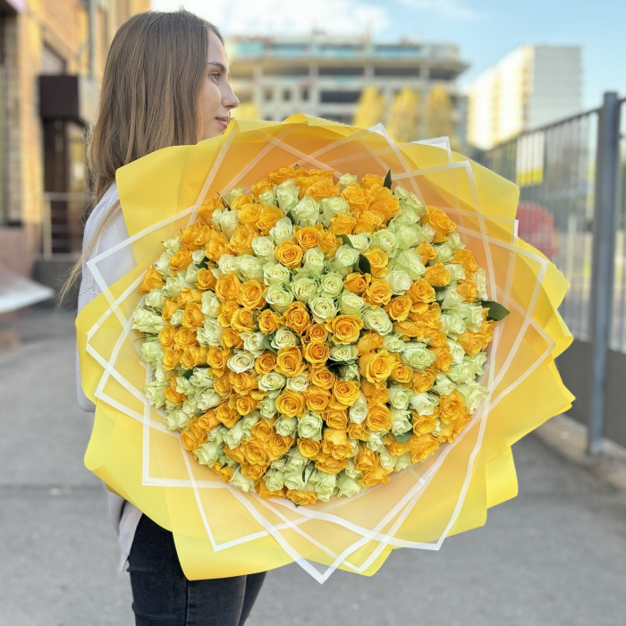 201 белая и желтая роза 40 см