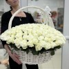 201 белая роза в корзине